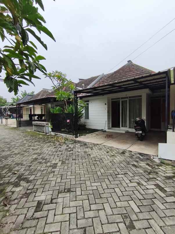 dijual rumah jl raya tanjung barat