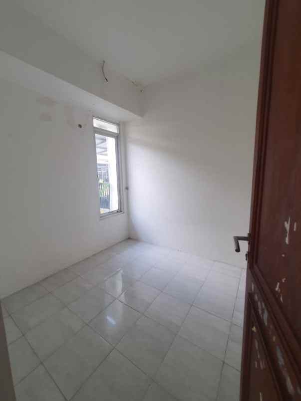 dijual rumah jl raya tanjung barat