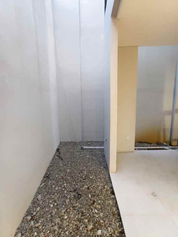 dijual rumah jl riung bandung