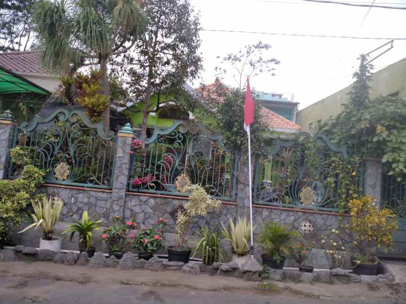 dijual rumah jl sareh