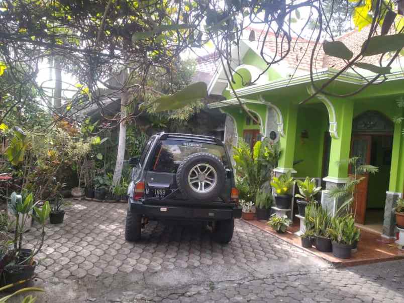 dijual rumah jl sareh