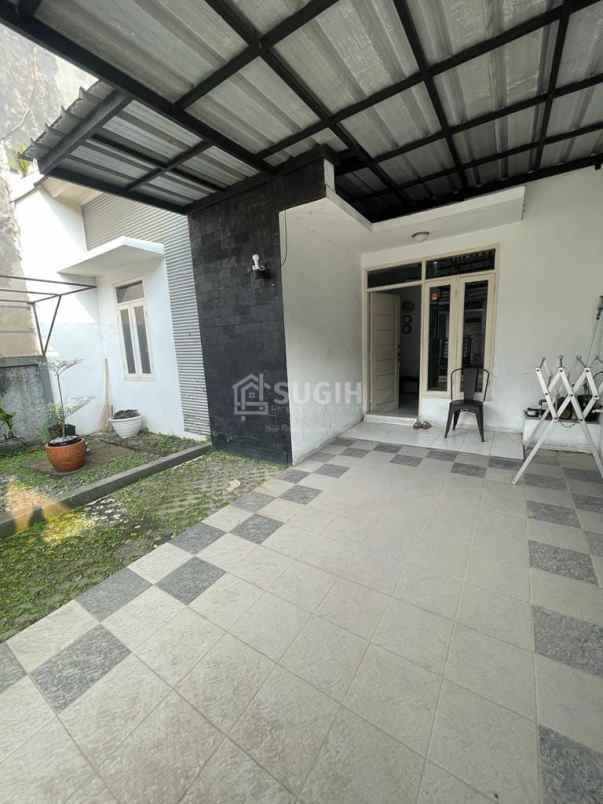 dijual rumah jl saturnus margahayu