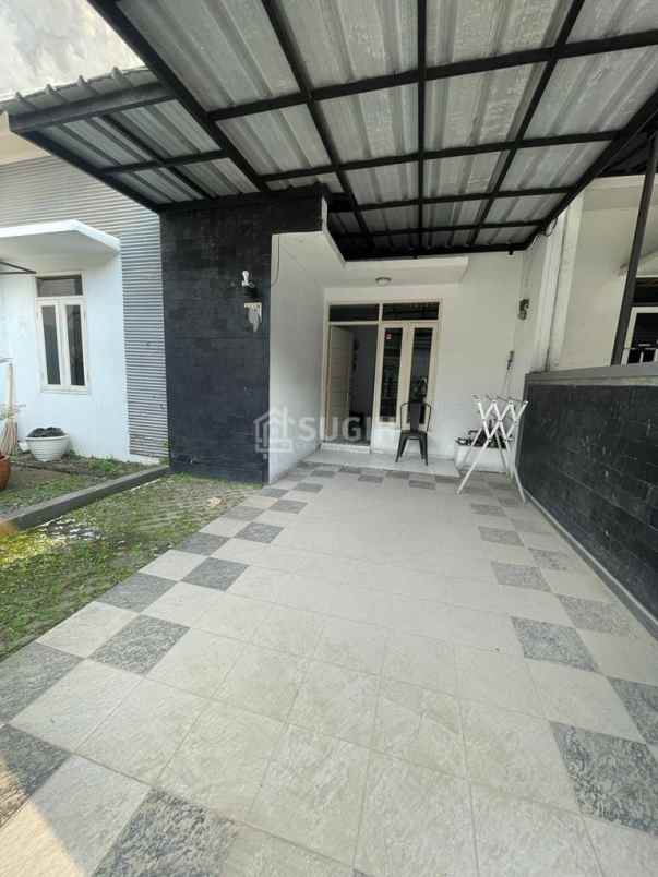 dijual rumah jl saturnus margahayu