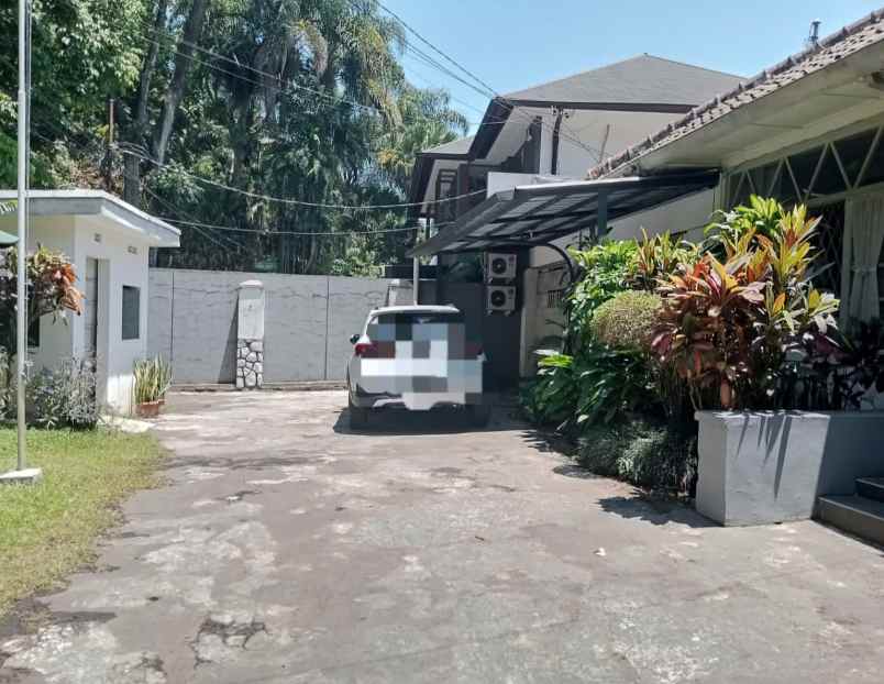 dijual rumah jl sayap cipaganti