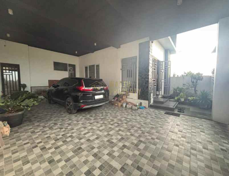 dijual rumah jl sudiro mantenan