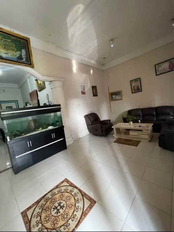 dijual rumah jl suka karya