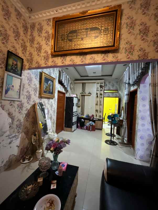 dijual rumah jl tengku bey