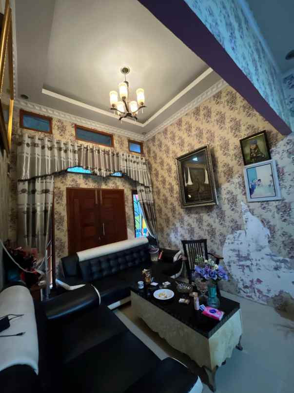 dijual rumah jl tengku bey
