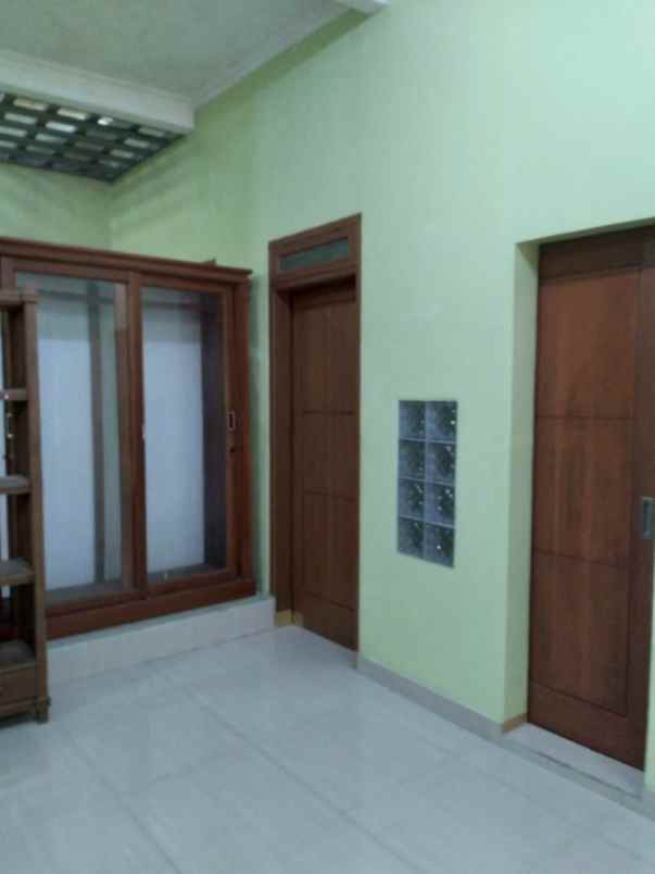 dijual rumah kavlingan bri