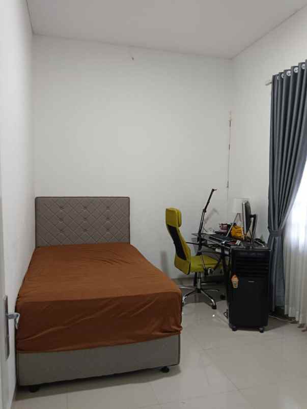 dijual rumah kawaluyaan