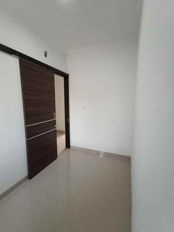 dijual rumah kebagusan