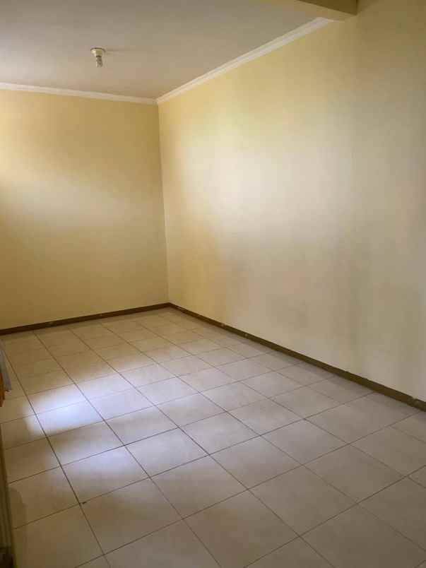 dijual rumah kebonsari regency