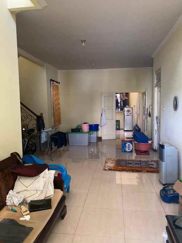 dijual rumah kebonsari regency