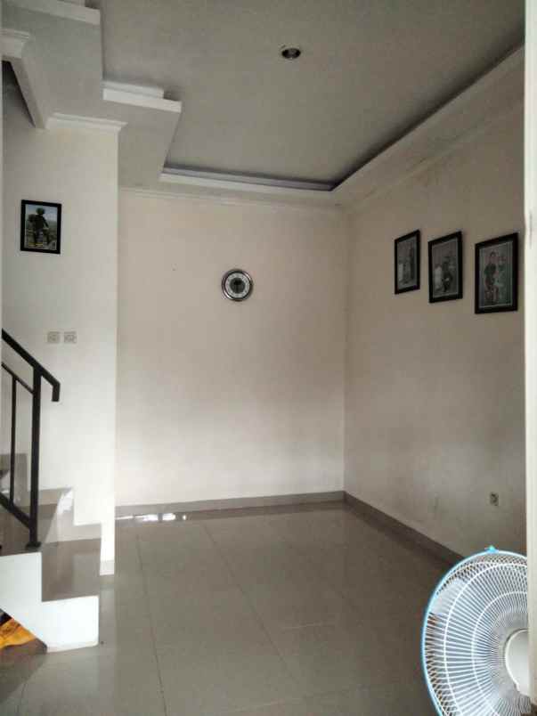 dijual rumah kec cilodong kota depok