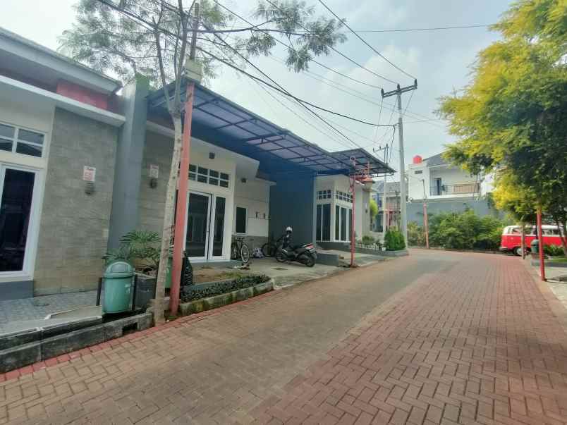 dijual rumah kec cisarua