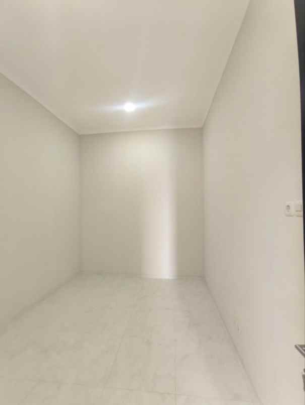 dijual rumah kedung baruk