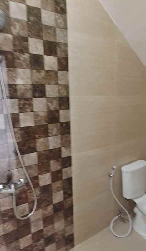 dijual rumah kedung baruk