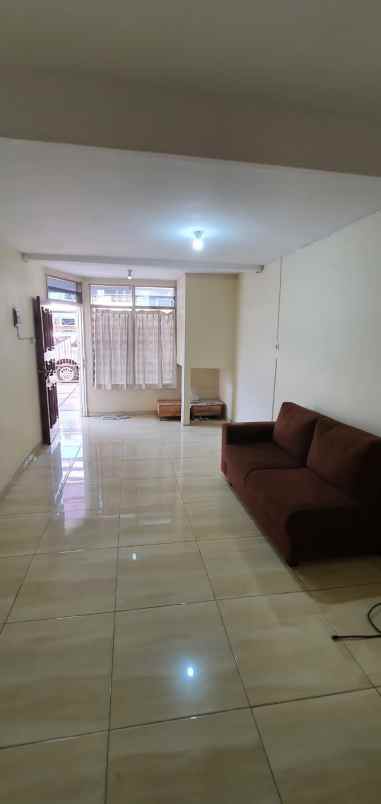 dijual rumah kelapa gading