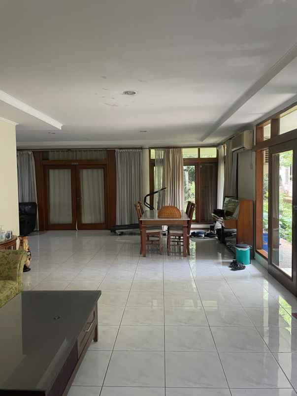 dijual rumah kemang