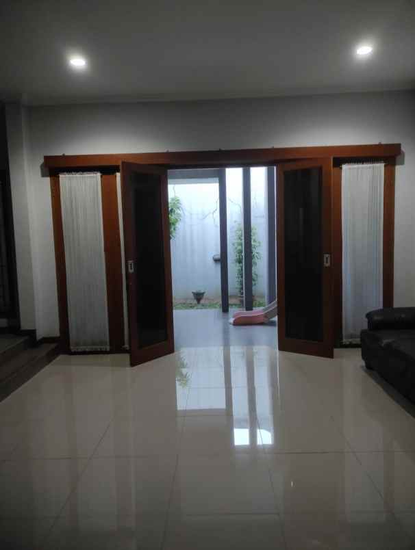 dijual rumah kemang pratama bojong
