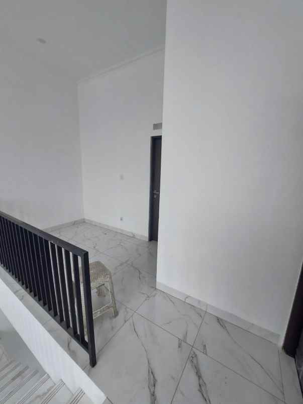 dijual rumah kembar