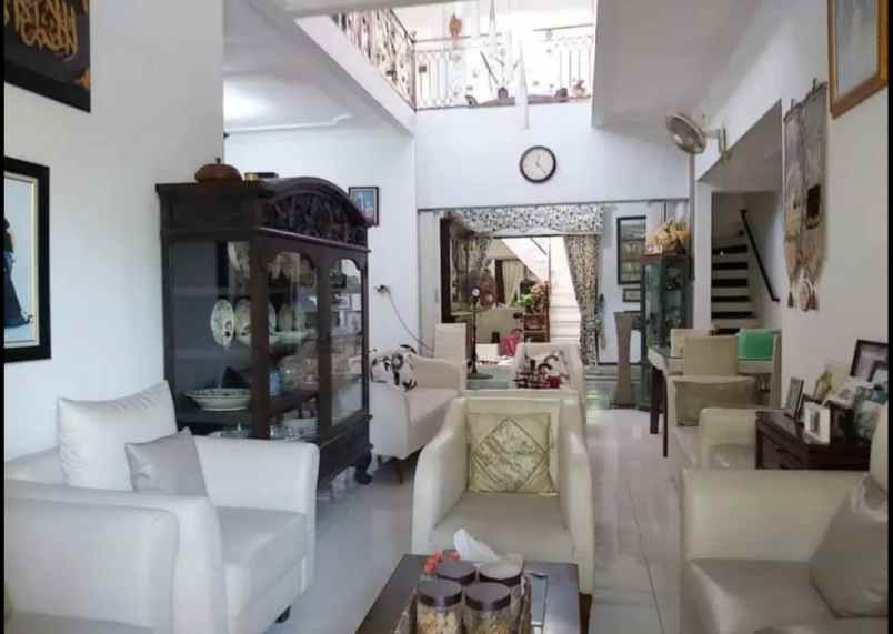 dijual rumah ketintang