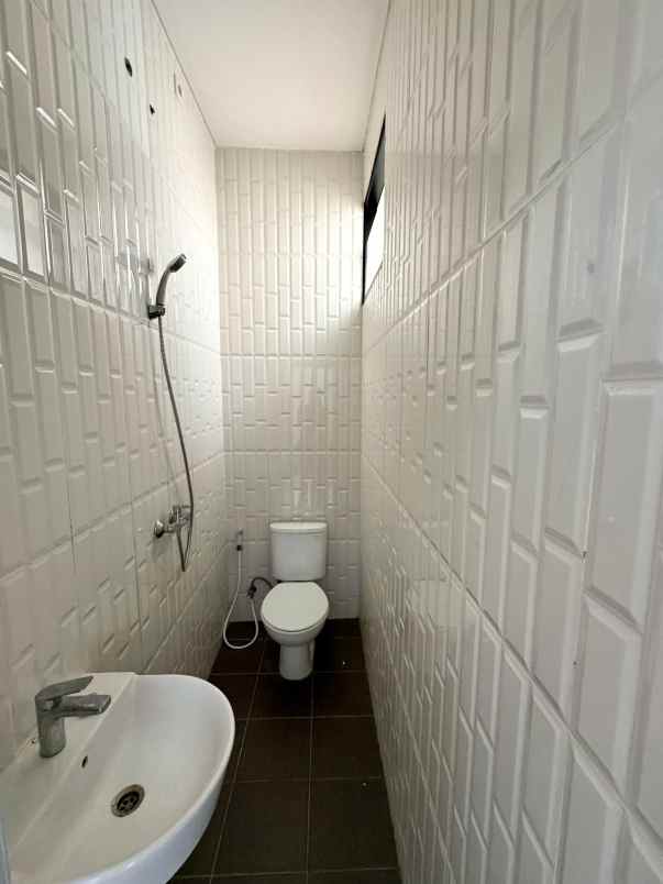 dijual rumah ketintang