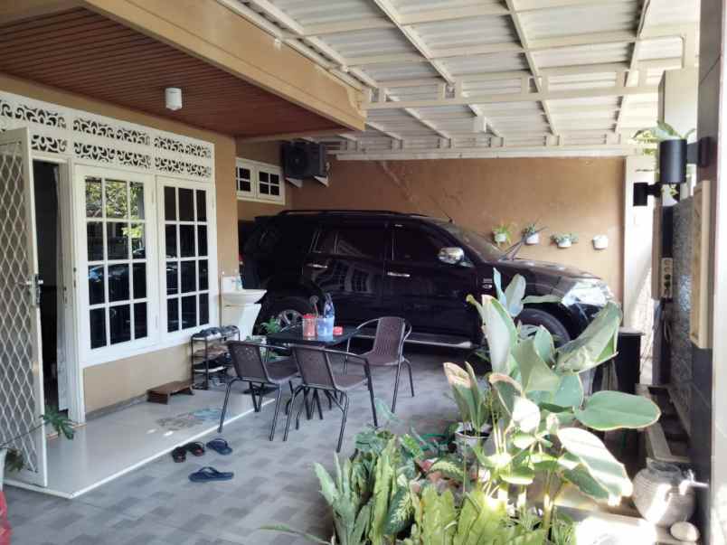 dijual rumah ketintang permai