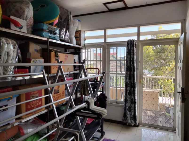 dijual rumah ketintang permai