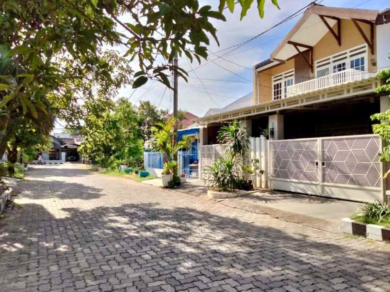 dijual rumah ketintang permai
