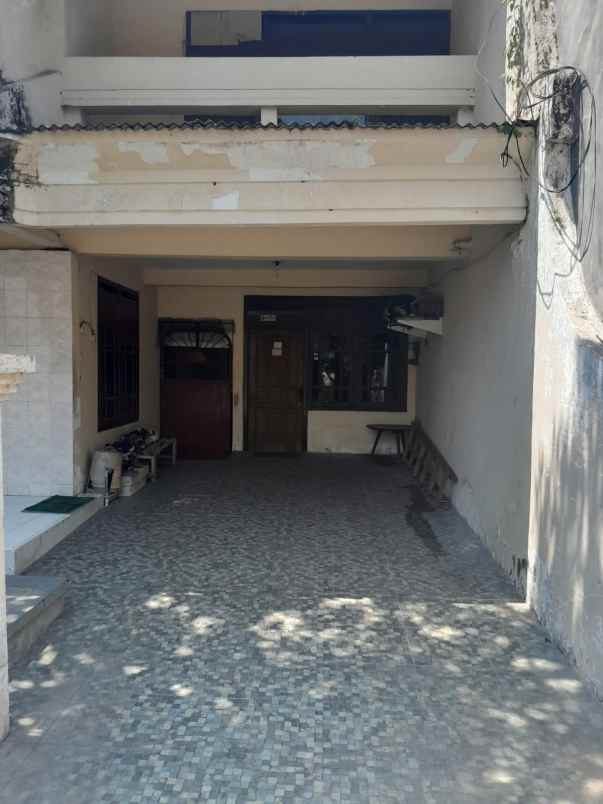 dijual rumah ketintang selatan