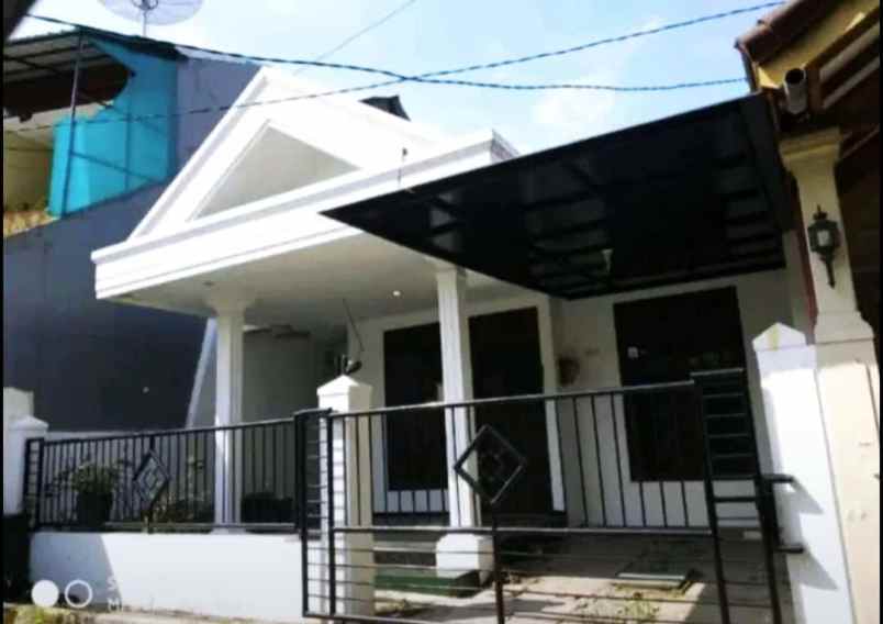 dijual rumah klampis semolo