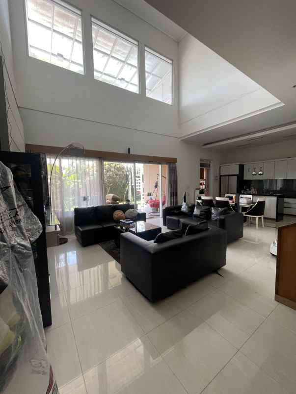 dijual rumah komp villa bandung indah