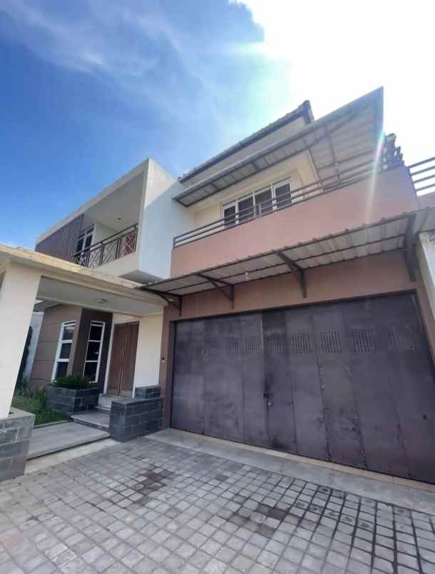 dijual rumah komp villa bandung indah