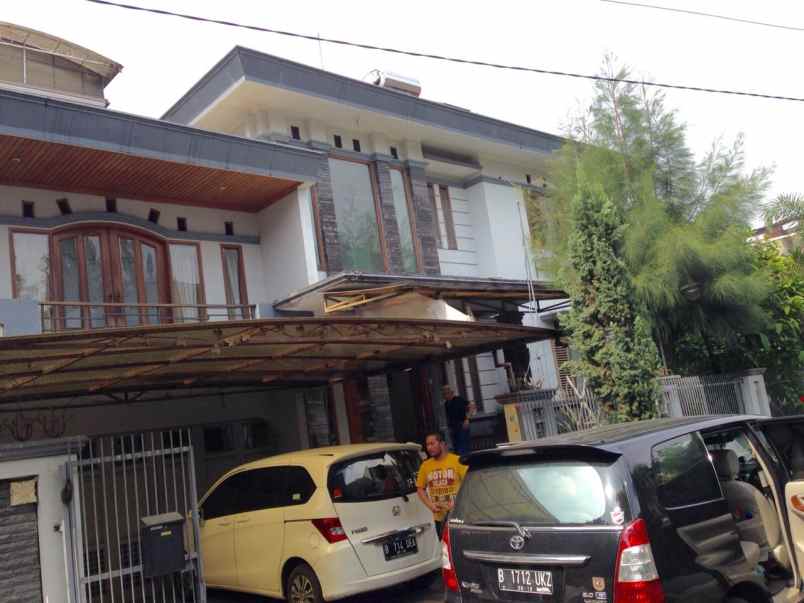 dijual rumah komplek cipta graha kel