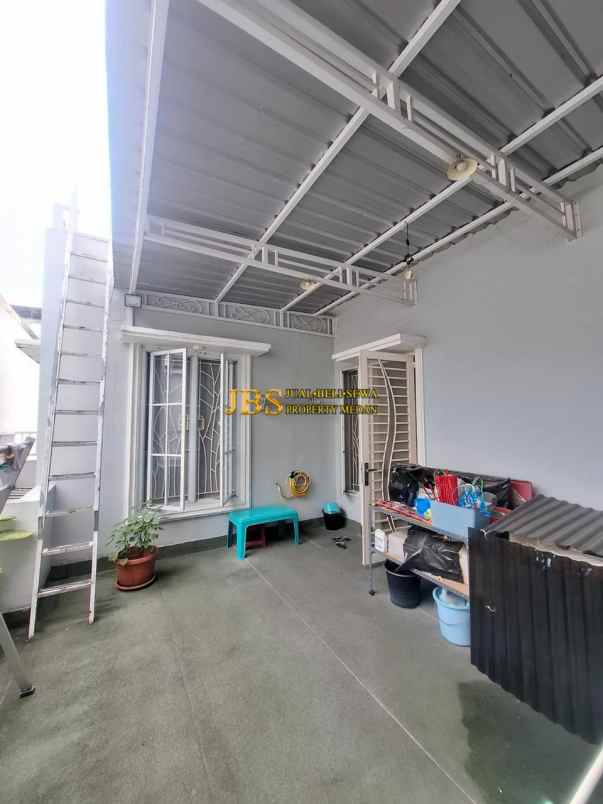 dijual rumah komplek citraland gama