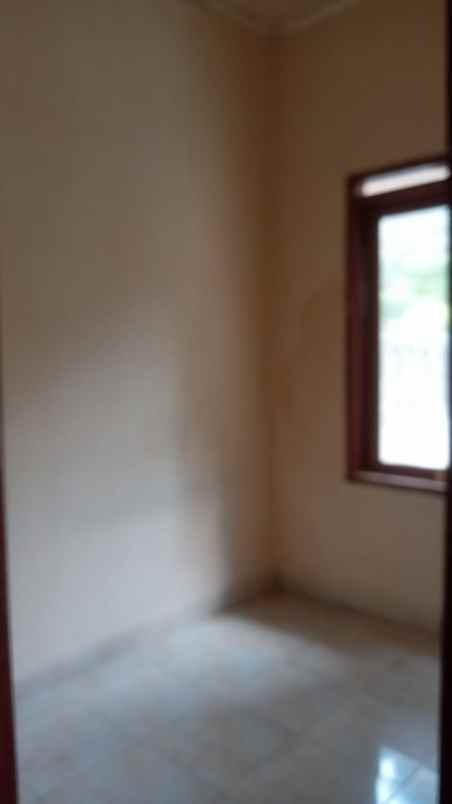 dijual rumah komplek ciwaruga