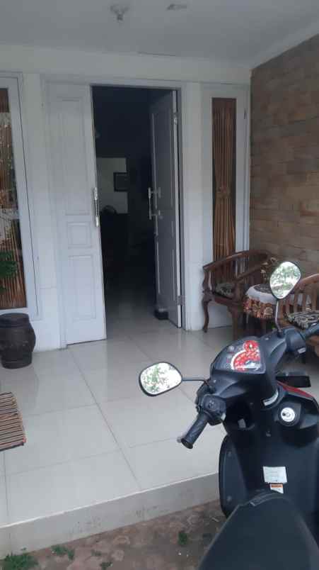 dijual rumah komplek depkes caman