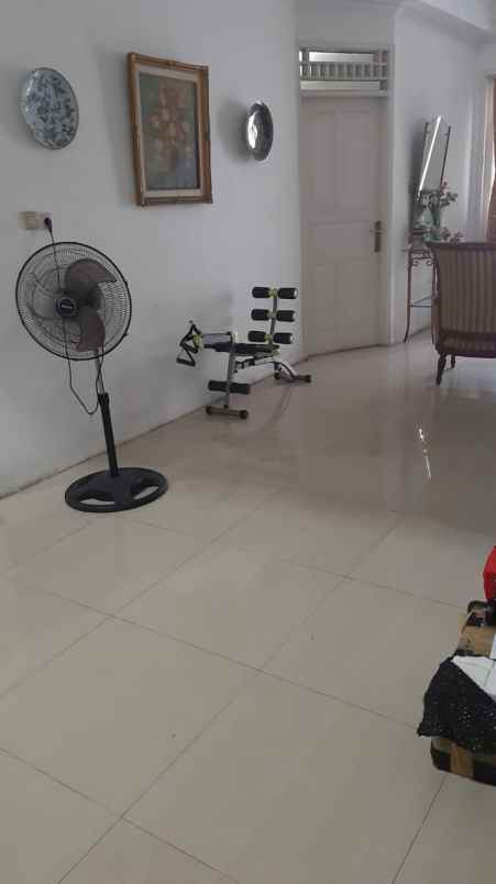 dijual rumah komplek depkes caman