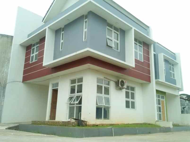 dijual rumah komplek deplu