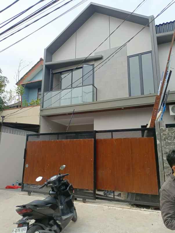 dijual rumah komplek dki meruya