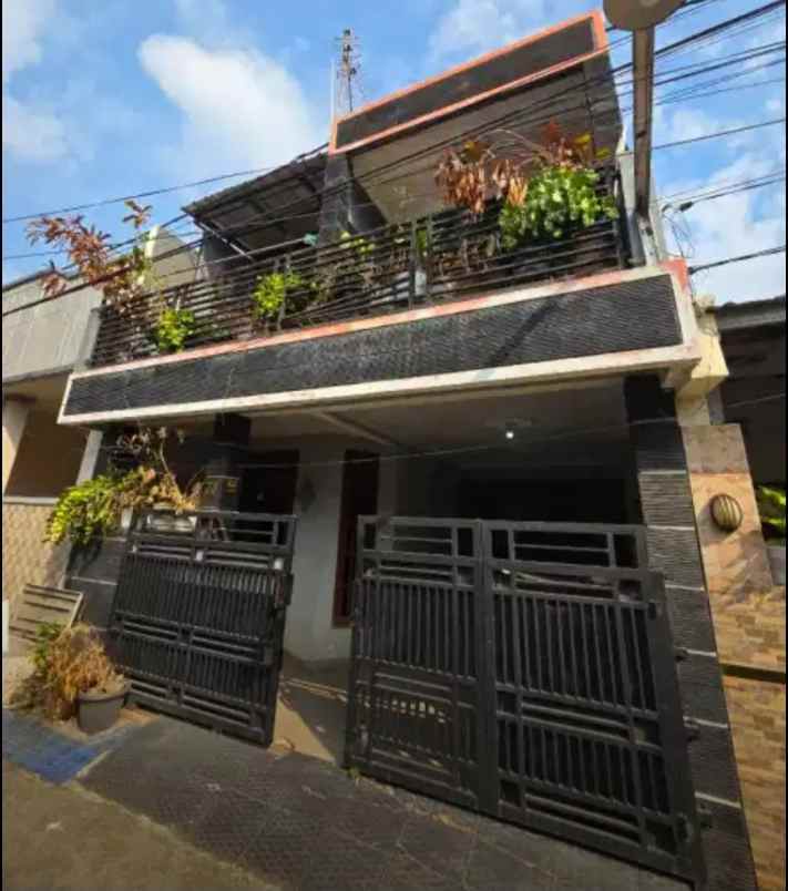 dijual rumah komplek duta kranji