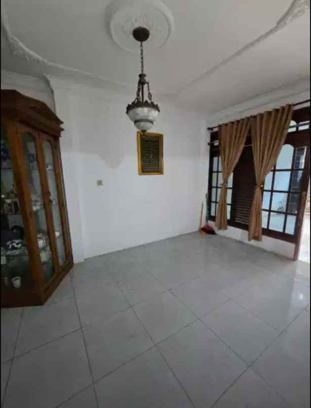 dijual rumah komplek duta kranji