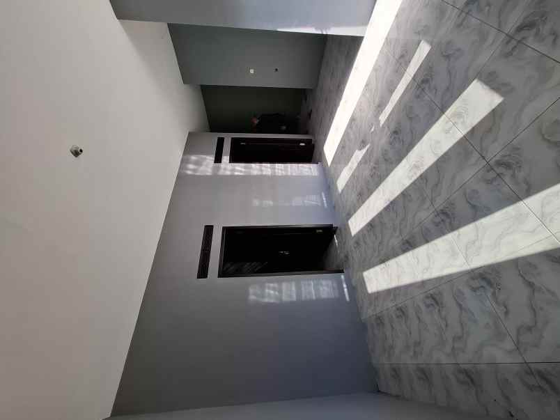 dijual rumah komplek lisvie village jl