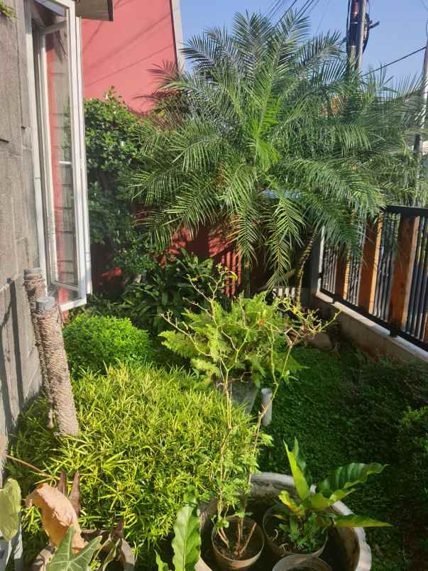 dijual rumah komplek margahayu permai