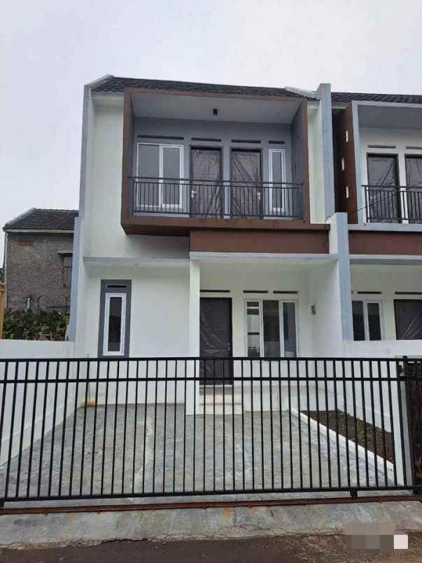 dijual rumah komplek margawangi