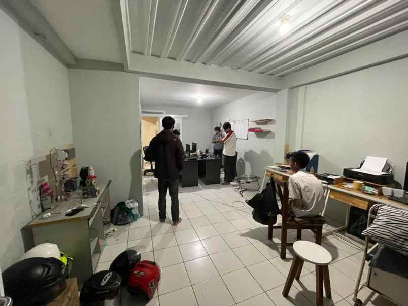 dijual rumah komplek permana indah