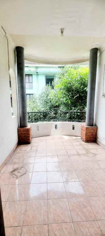 dijual rumah komplek pondok mas