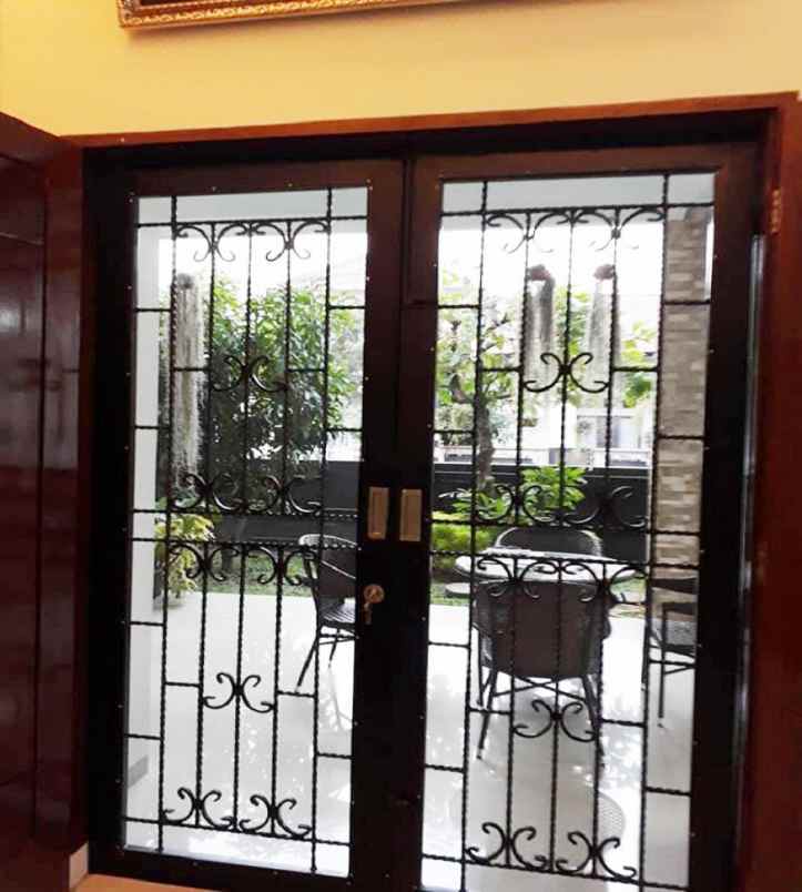 dijual rumah komplek rispa iv jl kelapa