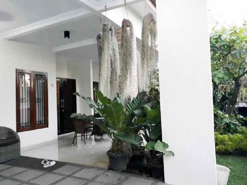 dijual rumah komplek rispa iv jl kelapa